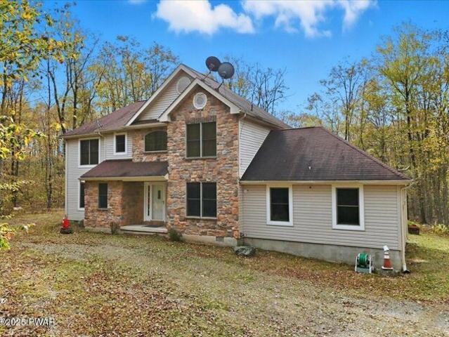 House for sale in Canadensis, Pennsylvania
