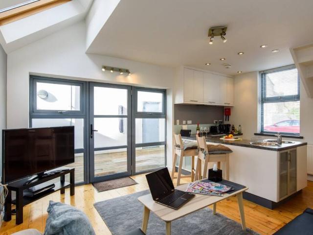Apartment for rent in Pengam Green, Falcon Lodge