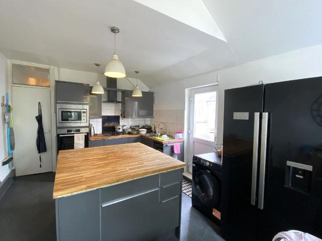 House for rent in Plasnewydd, Falcon Lodge