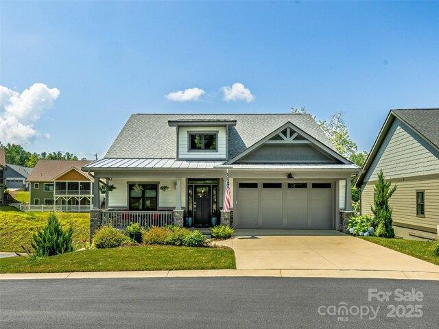 House for sale in Hendersonville