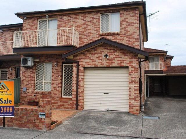 Townhouse for rent in Sydney, New South Wales