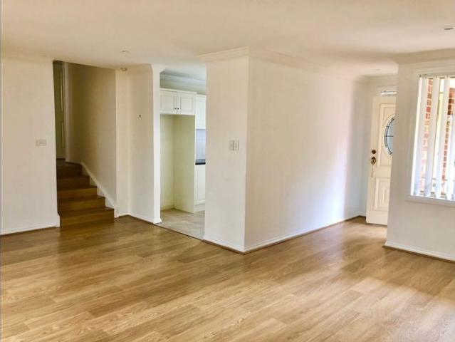 Townhouse for rent in West Wollongong, Wollongong City Council