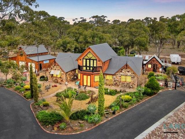 Cottage for sale in Maddingley, Victoria