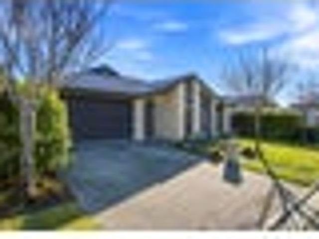 House for sale in Chaslands, Canterbury