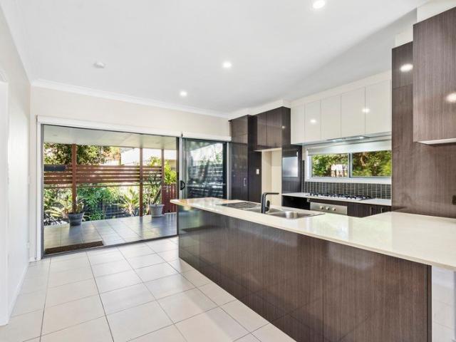Townhouse for rent in Carina, Greater Brisbane