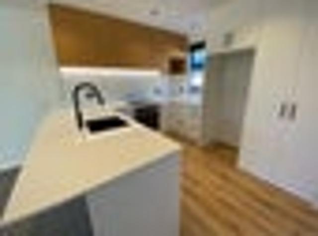 Townhouse for rent in Chaslands, Canterbury