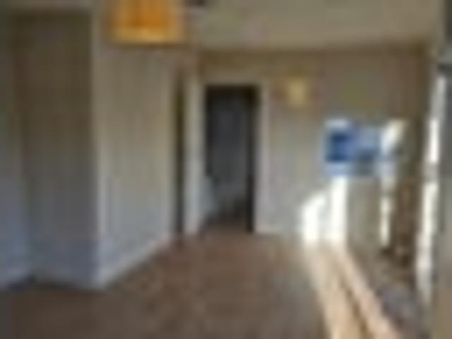 Townhouse for rent in Chaslands, Canterbury