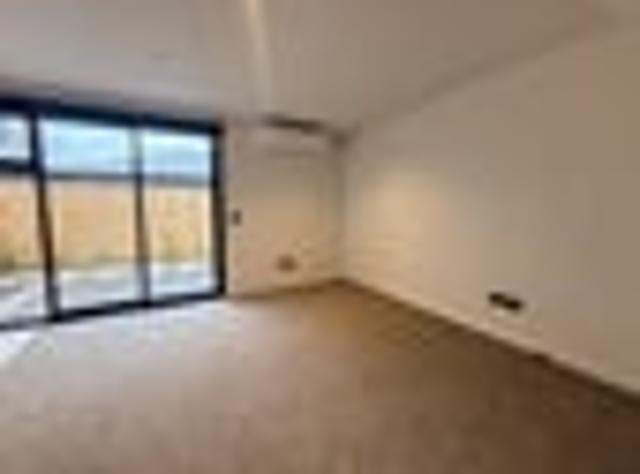 Apartment for rent in Chaslands, Canterbury