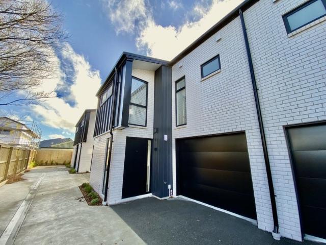 House for rent in Chaslands, Canterbury