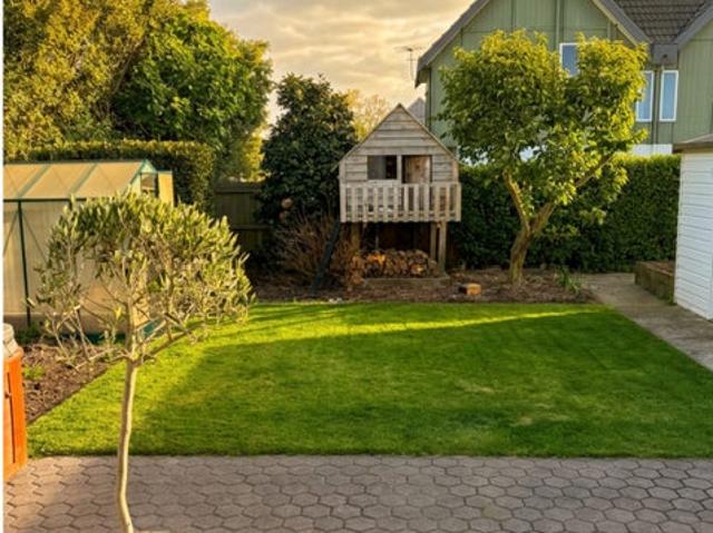 House for rent in Chaslands, Canterbury