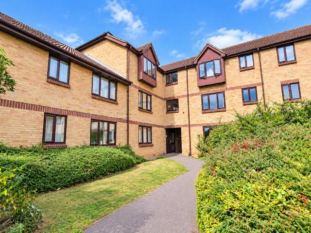 Apartment for rent in London Borough of Barking and Dagenham, Greater London