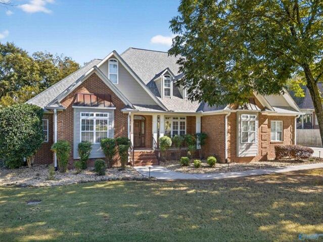 House for sale in Guntersville, Alabama