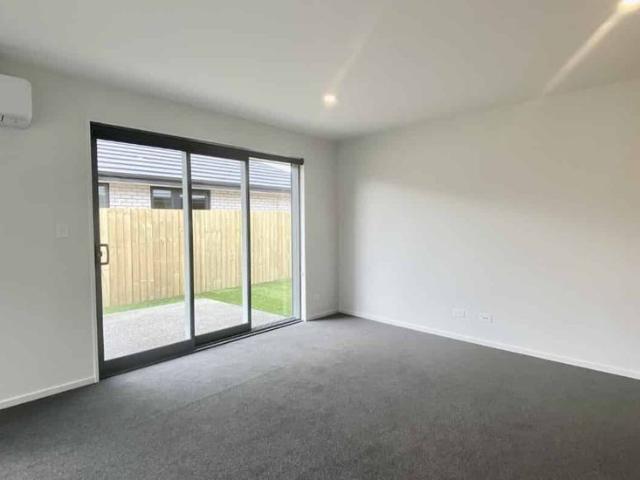 House for rent in Chaslands, Canterbury