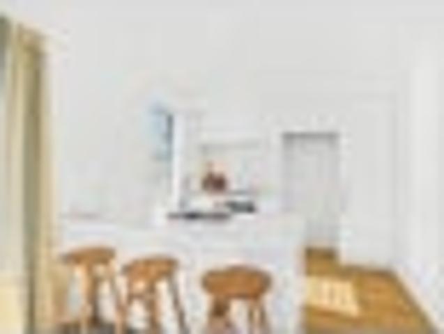 Townhouse for sale in Chaslands, Canterbury