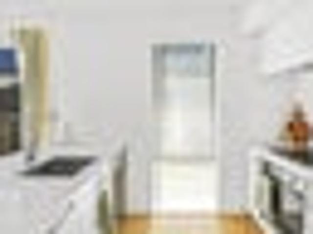 Townhouse for sale in Chaslands, Canterbury