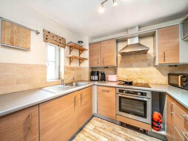 Apartment for rent in London Borough of Hounslow, Strand