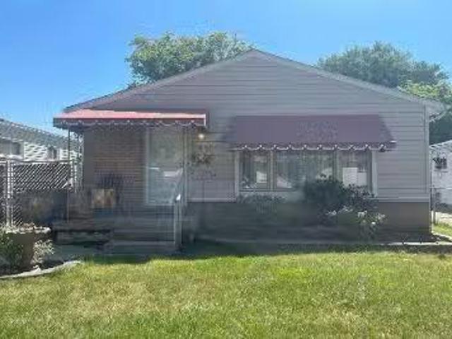 House for sale in Livonia