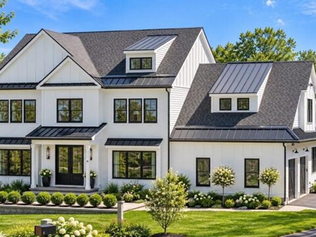 House for sale in Beverly, Essex County