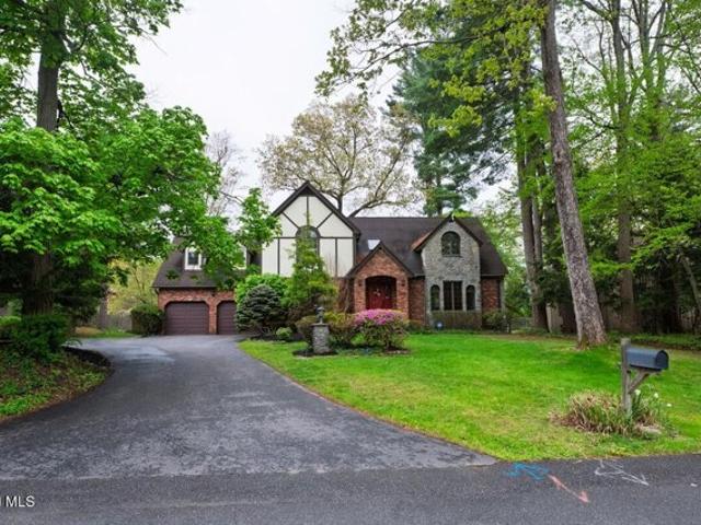 House for sale in Guilderland, New York
