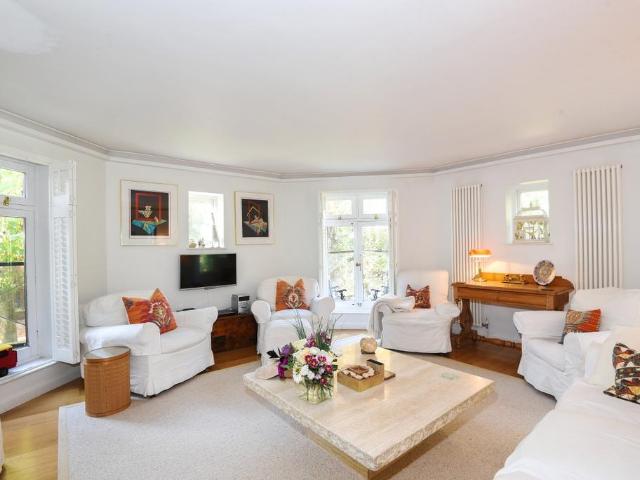 Apartment for rent in Swiss Cottage, Greater London