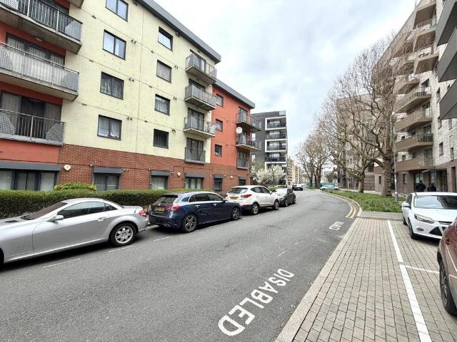 House for rent in Roding Riverside, Greater London