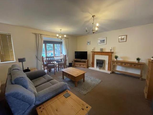 Apartment for rent in Woodloes Park, Green Close