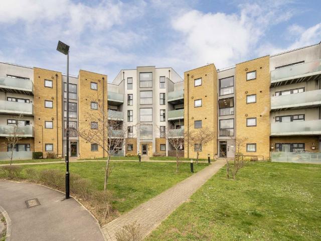 Apartment for rent in Lower Feltham, Greater London