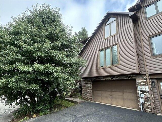 House for sale in Monroeville