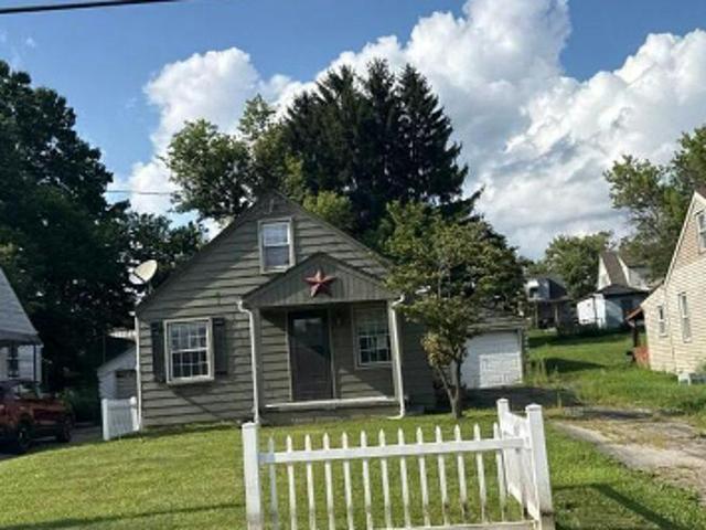 House for sale in Garden Heights, Struthers