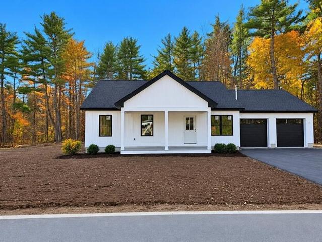 House for sale in Farmington, Strafford County