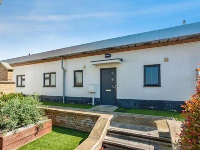 House for sale in Swanscombe and Greenhithe, Monks Orchard