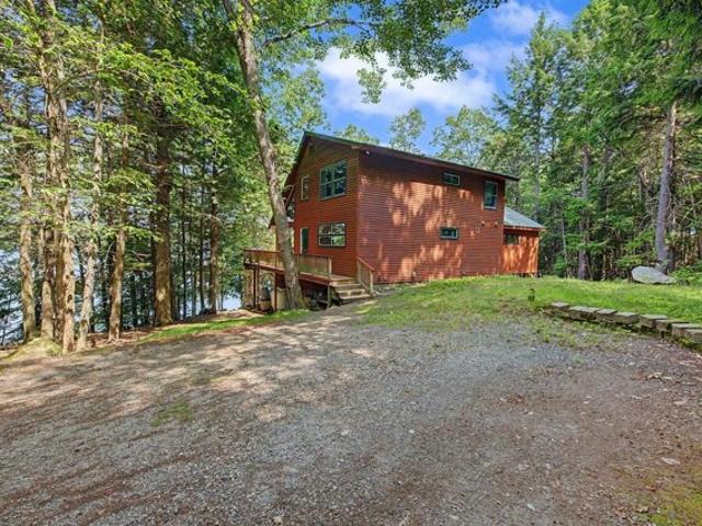 House for sale in Raymond, Maine