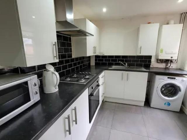Apartment for rent in Cabbage Hall, Calderstones
