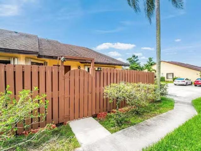 Apartment for rent in Lake Worth