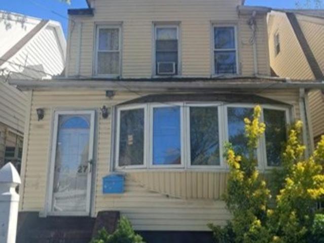 House for sale in Queens, Arverne