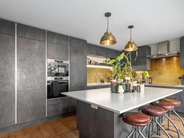 House for sale in Batchworth, Hertfordshire