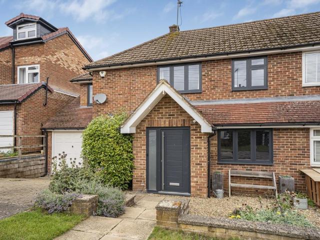 House for rent in Five Acres, Hertfordshire
