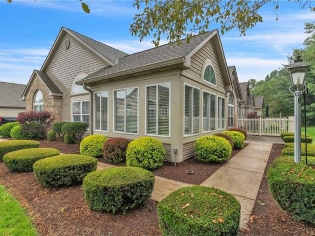 Condo for sale in Renfrew Condo for sale in Renfrew