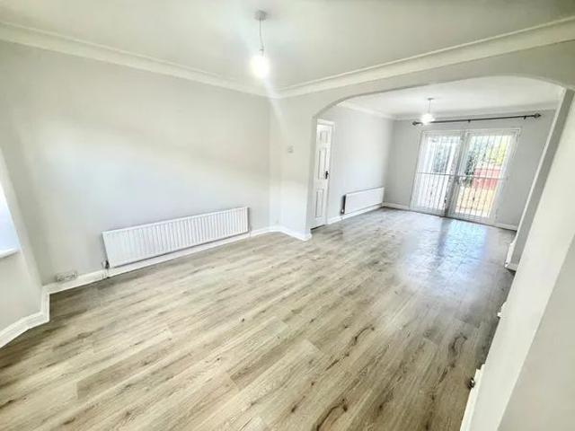 House for rent in Newbury Park, Greater London