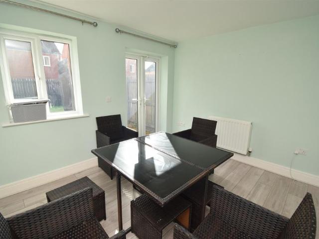 House for rent in Lofthouse Gate, Wakefield