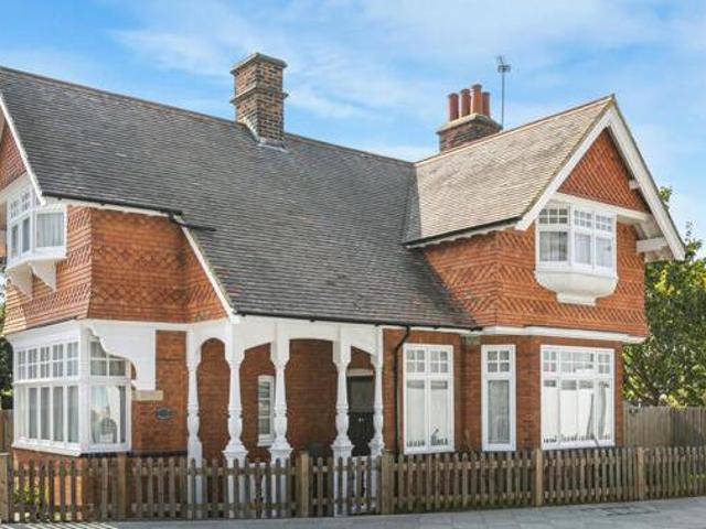 House for sale in Lyons, Greater London