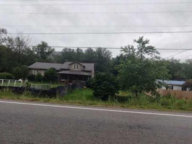 House for sale in Laughlintown, Pennsylvania
