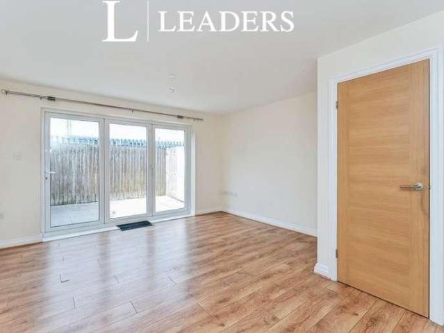 Townhouse for rent in Newtown, Two Mills
