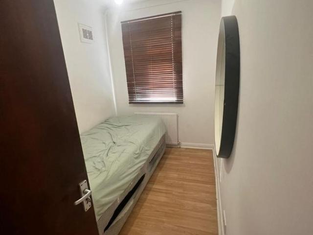 Room for rent in Kingsbury, Greater London