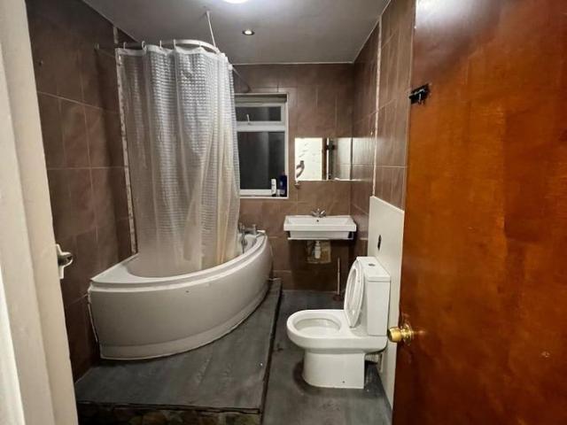 Room for rent in Kingsbury, Greater London