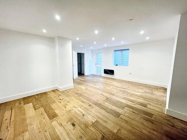 Apartment for rent in Chalkwell, Oad Street