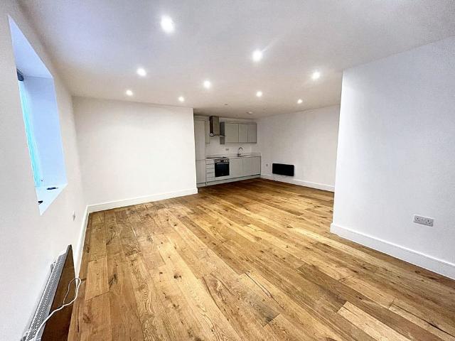 Apartment for rent in Chalkwell, Oad Street
