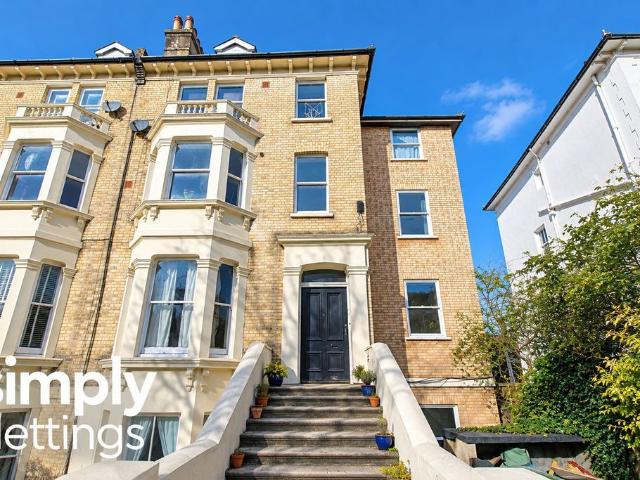 Apartment for rent in Round Hill, Brighton