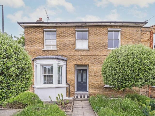 Apartment for rent in Surbiton, Greater London