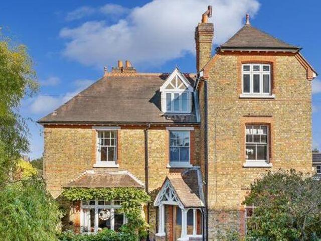House for sale in Kingston Upon Thames, Greater London